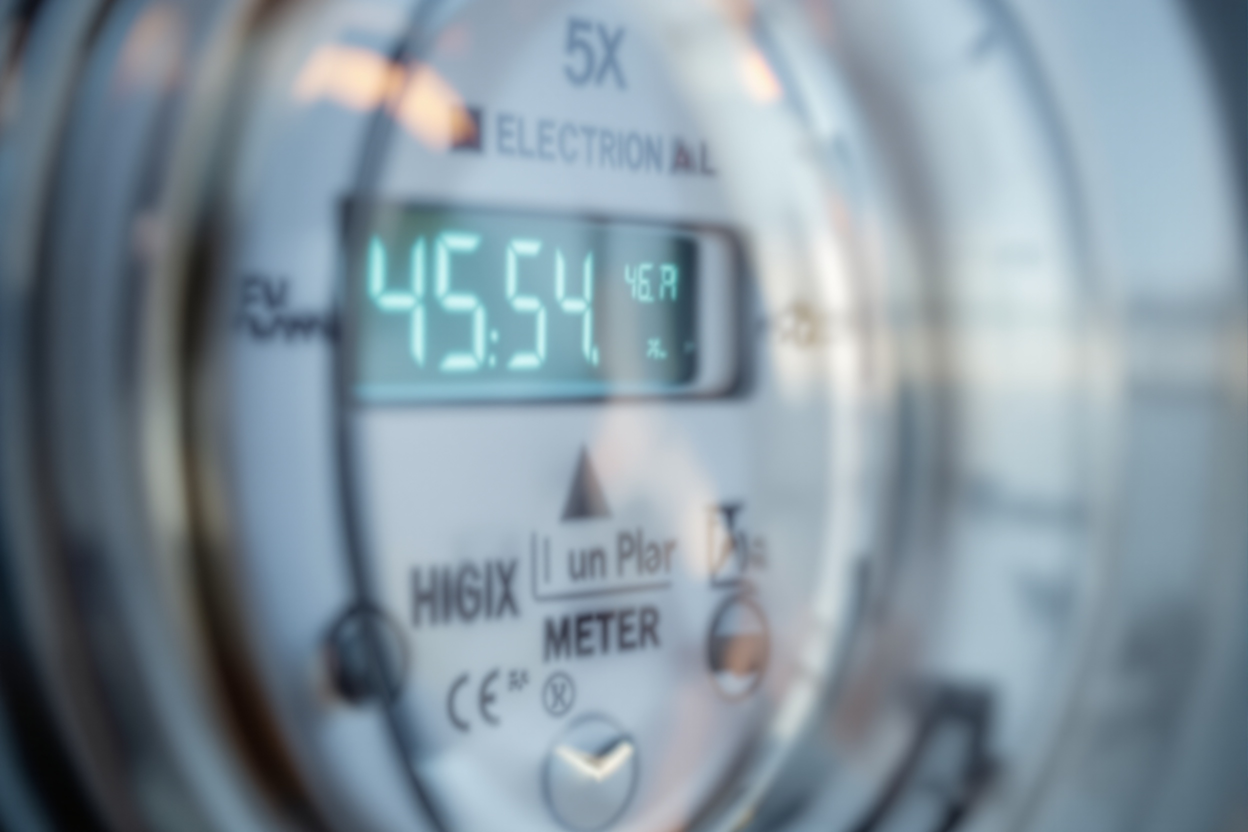 Compteur électrique montrant une facture élevée